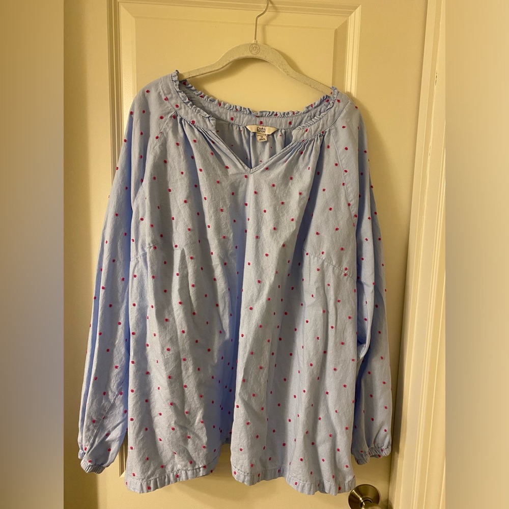 Croft & barrow blue top blouse with pink dots
